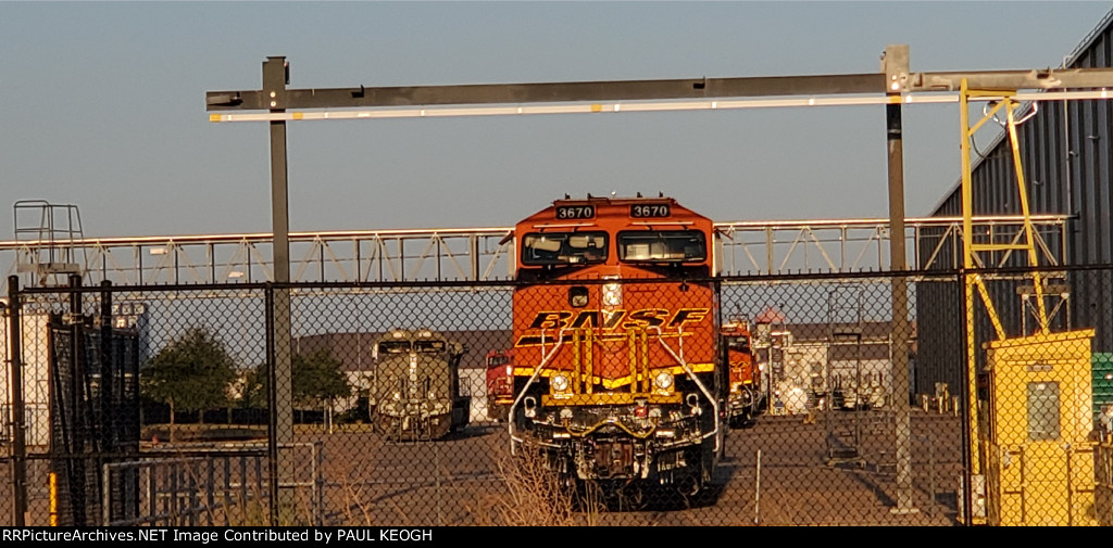 BNSF 3670 Up Close.